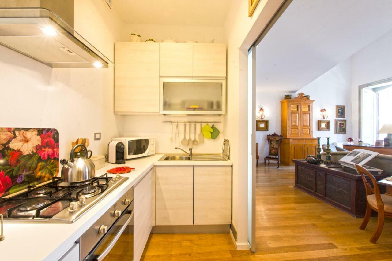 Charming Apartment In The City Center By Wonderful Italy パレルモ エクステリア 写真